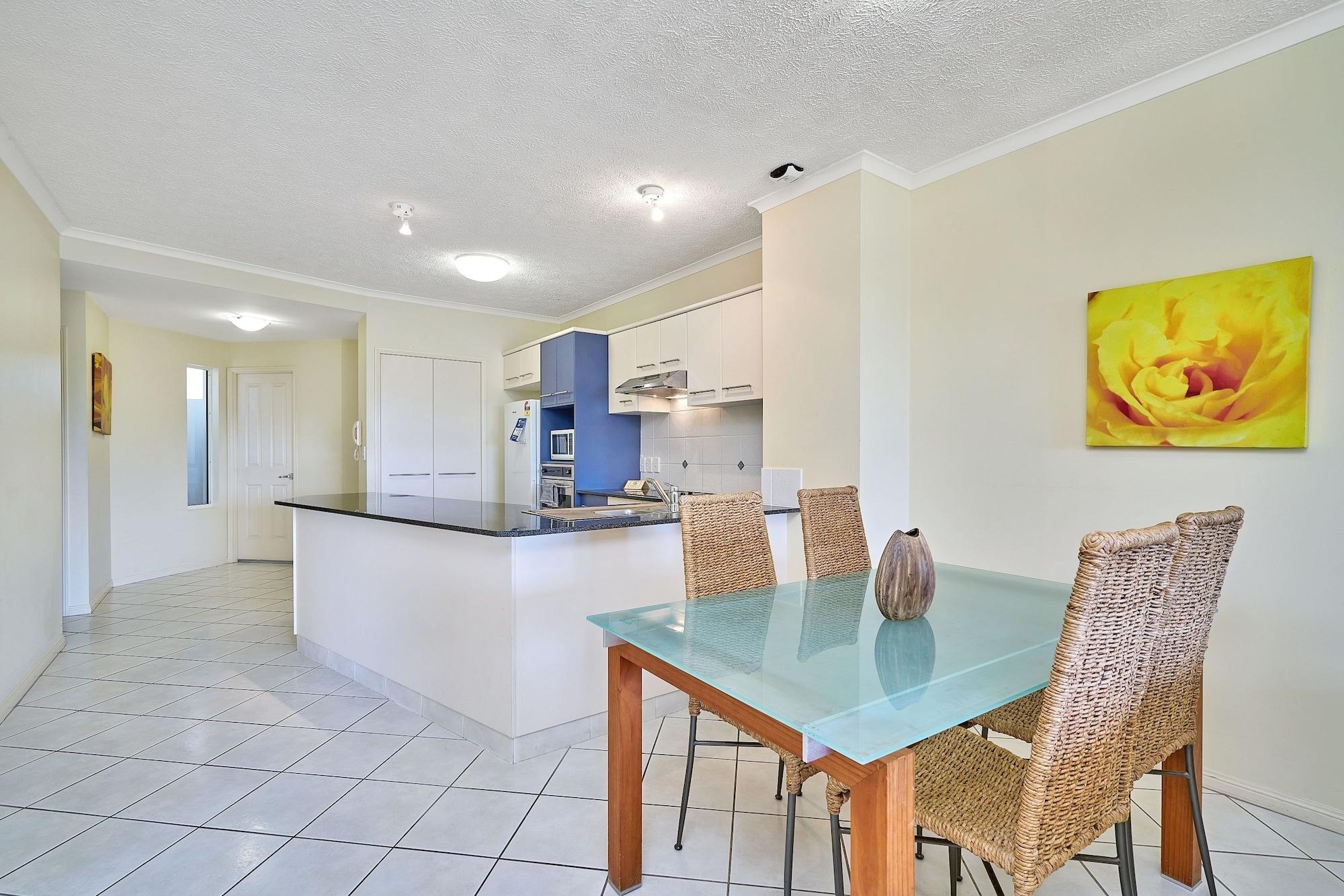 North Cove Waterfront Suites Cairns Exterior foto