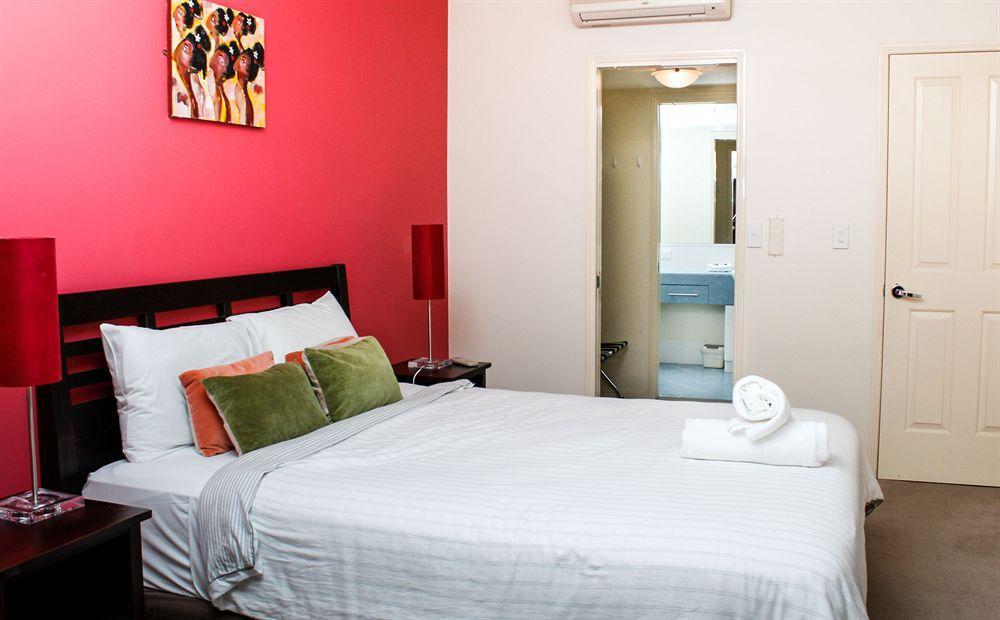 North Cove Waterfront Suites Cairns Exterior foto